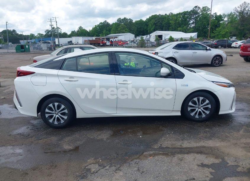 Photo 13 of 2020 Toyota Prius PRIME XLE (VIN JTDKARFP5L3121530)