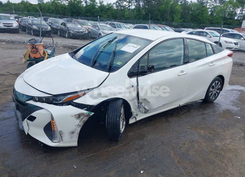 Photo 2 of 2020 Toyota Prius PRIME XLE (VIN JTDKARFP5L3121530)