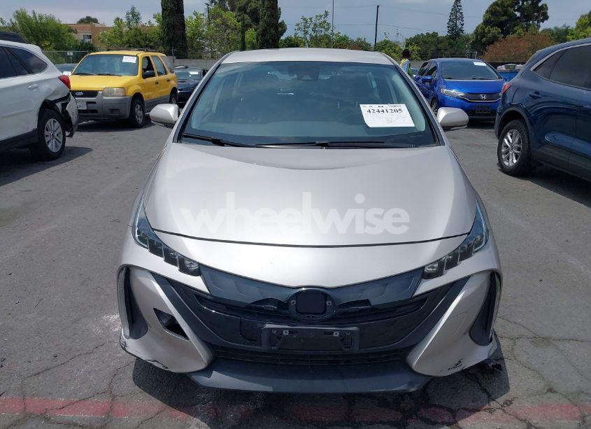 Photo 13 of 2020 Toyota Prius PRIME LE (VIN JTDKARFP5L3142300)