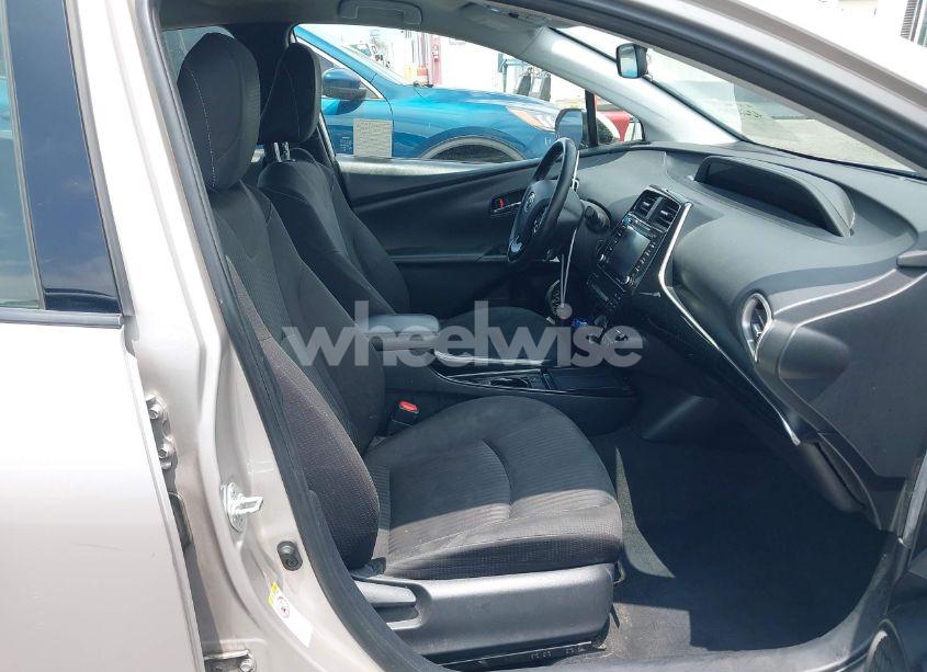 Photo 5 of 2020 Toyota Prius PRIME LE (VIN JTDKARFP5L3142300)