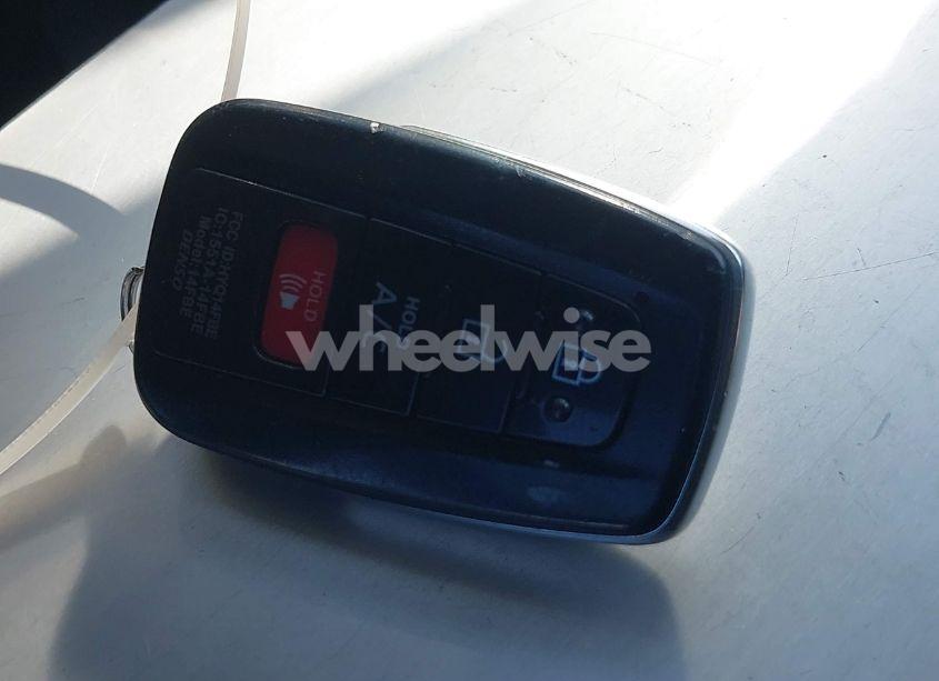 Photo 11 of 2017 Toyota Prius PRIME PREMIUM (VIN JTDKARFP6H3021962)