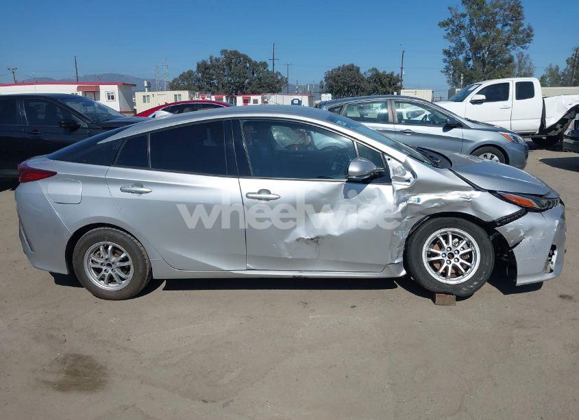 Photo 13 of 2017 Toyota Prius PRIME PREMIUM (VIN JTDKARFP6H3021962)