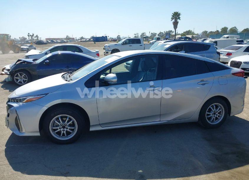 Photo 14 of 2017 Toyota Prius PRIME PREMIUM (VIN JTDKARFP6H3021962)
