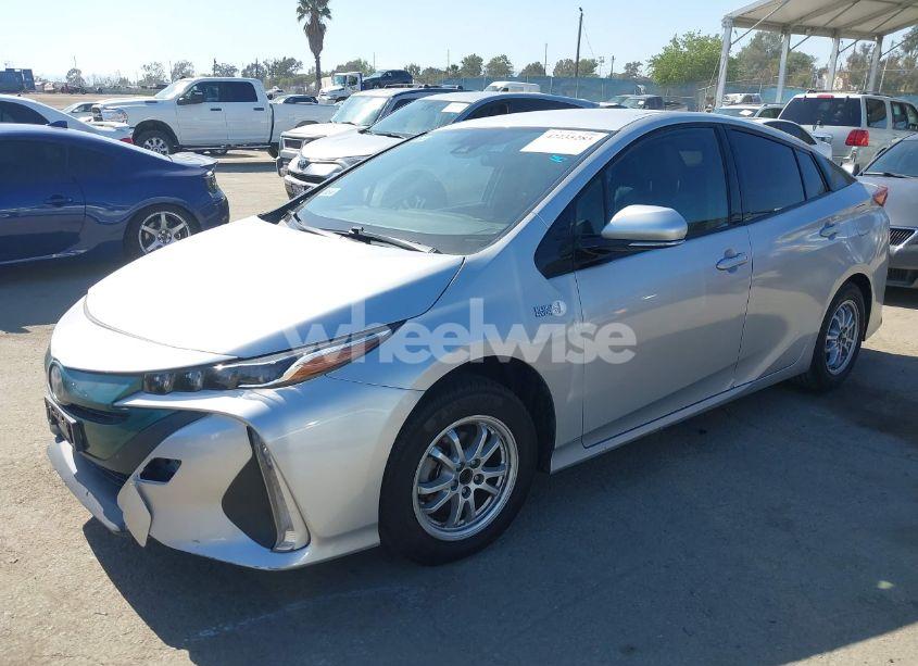 Photo 2 of 2017 Toyota Prius PRIME PREMIUM (VIN JTDKARFP6H3021962)