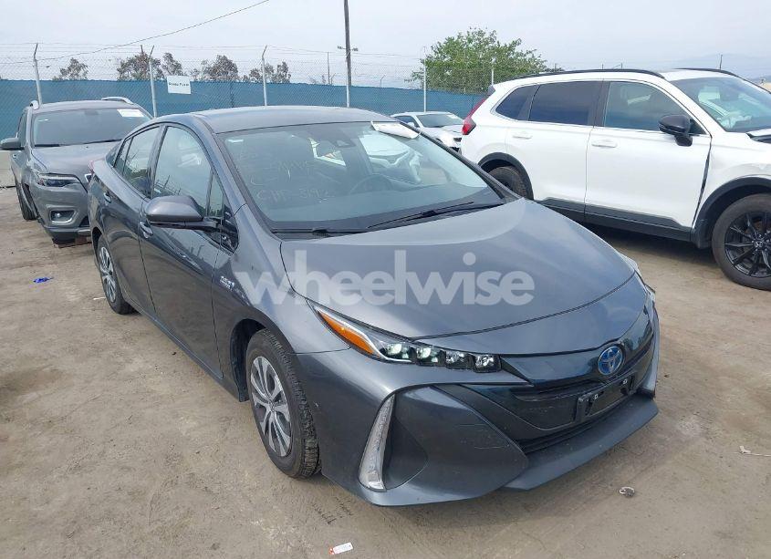 2020 Toyota Prius PRIME XLE (VIN JTDKARFP6L3153192) main photo