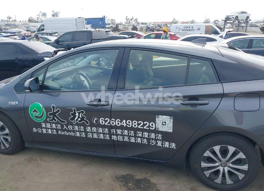 Photo 14 of 2020 Toyota Prius PRIME XLE (VIN JTDKARFP6L3153192)