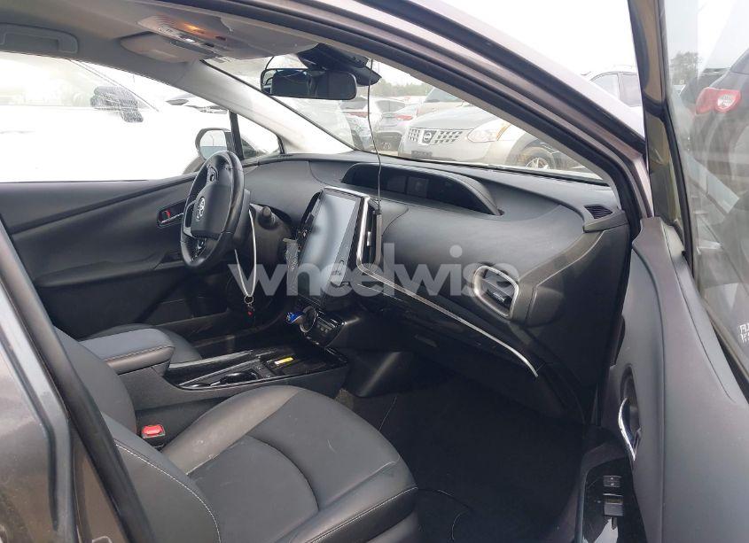 Photo 5 of 2020 Toyota Prius PRIME XLE (VIN JTDKARFP6L3153192)