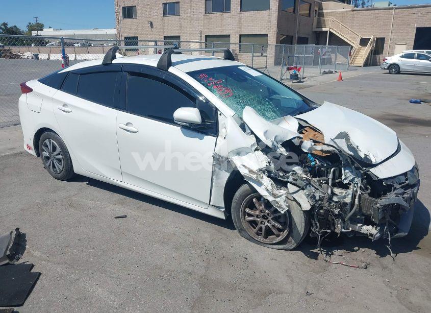 2017 Toyota Prius PRIME ADVANCED (VIN JTDKARFP7H3050290) main photo