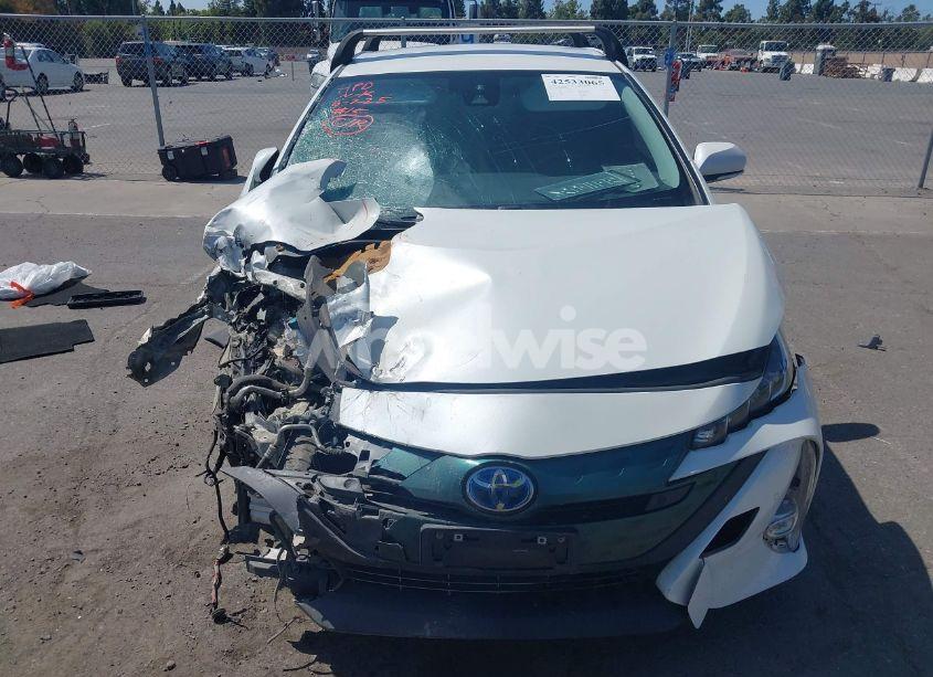 Photo 13 of 2017 Toyota Prius PRIME ADVANCED (VIN JTDKARFP7H3050290)