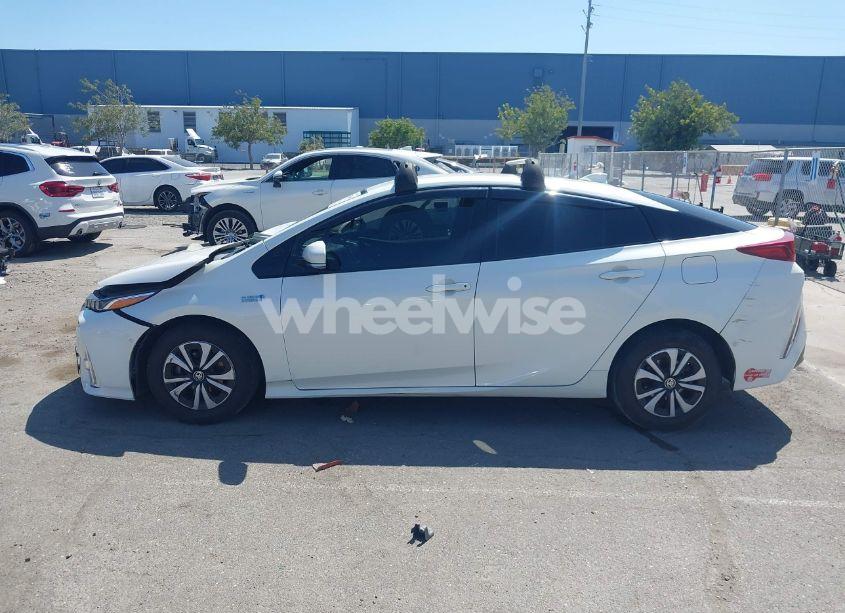 Photo 15 of 2017 Toyota Prius PRIME ADVANCED (VIN JTDKARFP7H3050290)