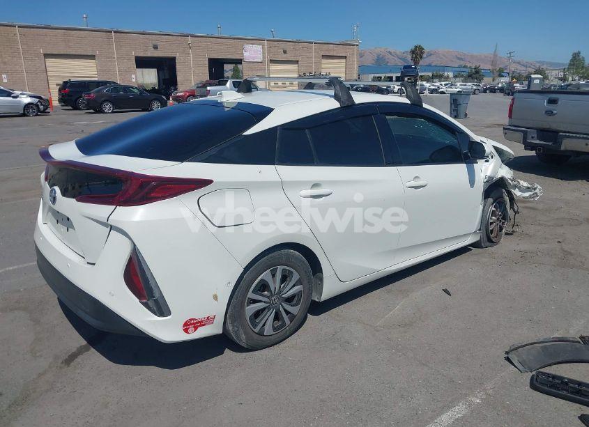 Photo 4 of 2017 Toyota Prius PRIME ADVANCED (VIN JTDKARFP7H3050290)