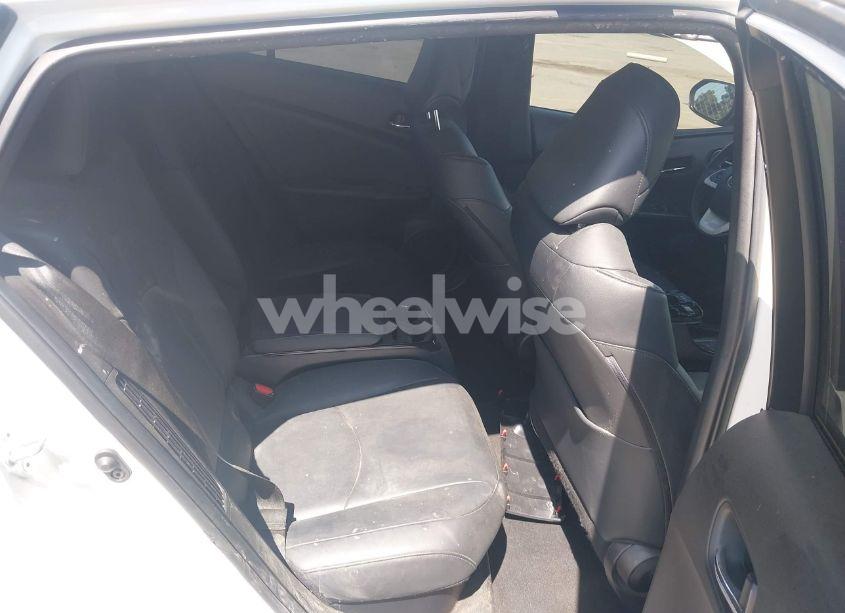 Photo 8 of 2017 Toyota Prius PRIME ADVANCED (VIN JTDKARFP7H3050290)