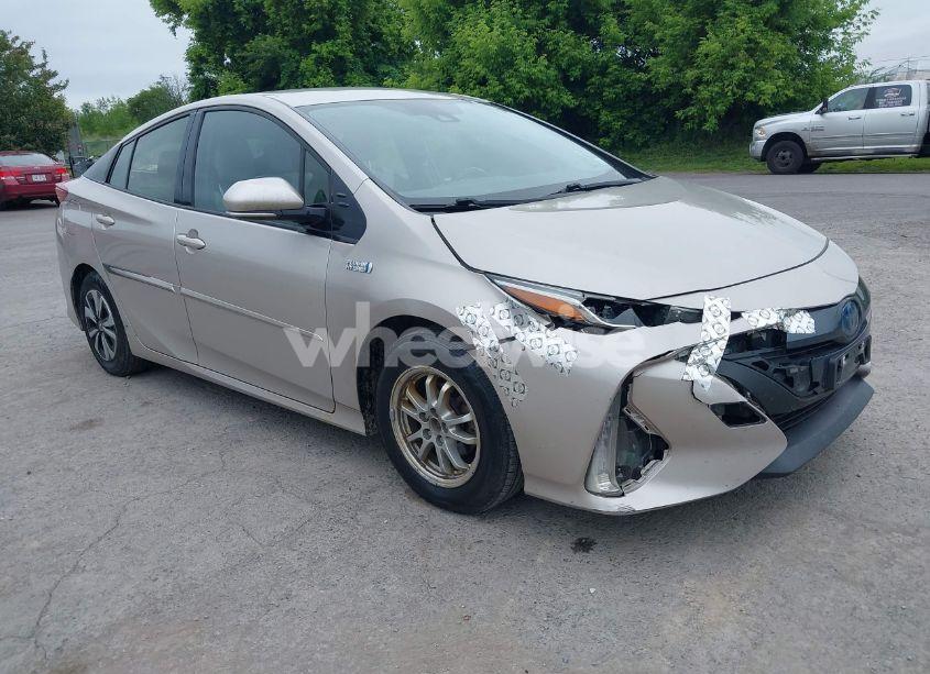 2017 Toyota Prius PRIME PLUS (VIN JTDKARFP8H3057054) main photo
