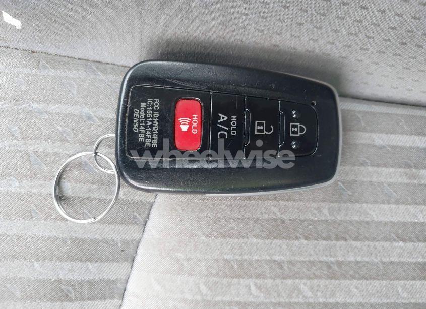 Photo 11 of 2017 Toyota Prius PRIME PLUS (VIN JTDKARFP8H3057054)