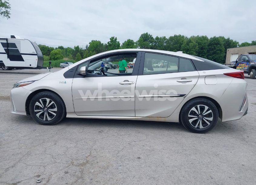 Photo 14 of 2017 Toyota Prius PRIME PLUS (VIN JTDKARFP8H3057054)
