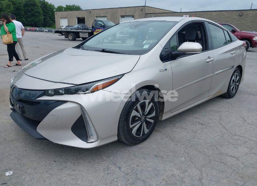 Photo 2 of 2017 Toyota Prius PRIME PLUS (VIN JTDKARFP8H3057054)