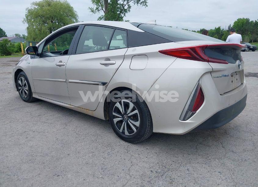 Photo 3 of 2017 Toyota Prius PRIME PLUS (VIN JTDKARFP8H3057054)