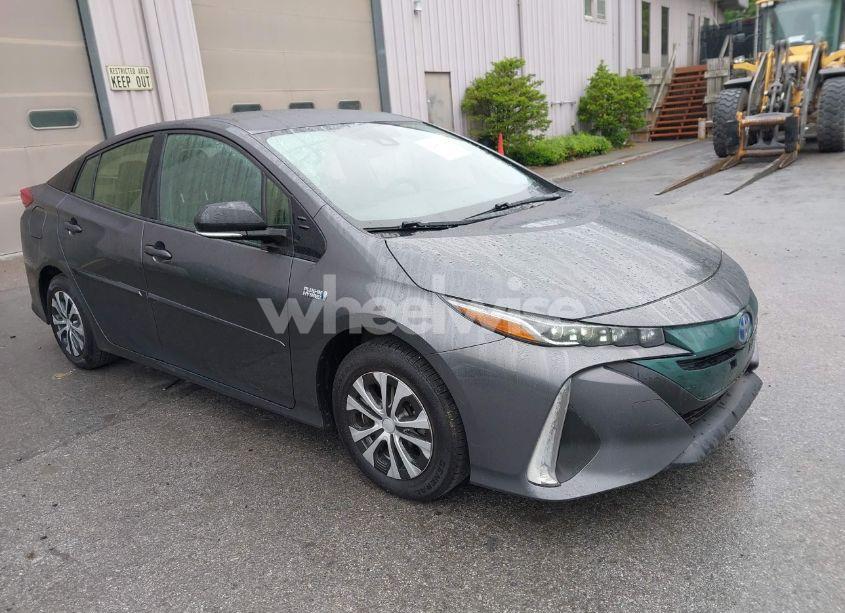 2018 Toyota Prius PRIME PREMIUM (VIN JTDKARFP8J3082428) main photo