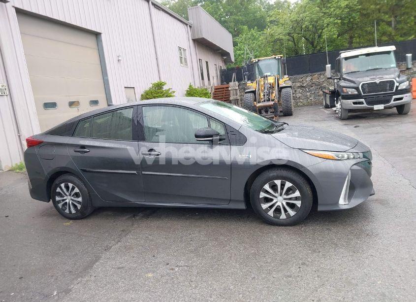 Photo 13 of 2018 Toyota Prius PRIME PREMIUM (VIN JTDKARFP8J3082428)