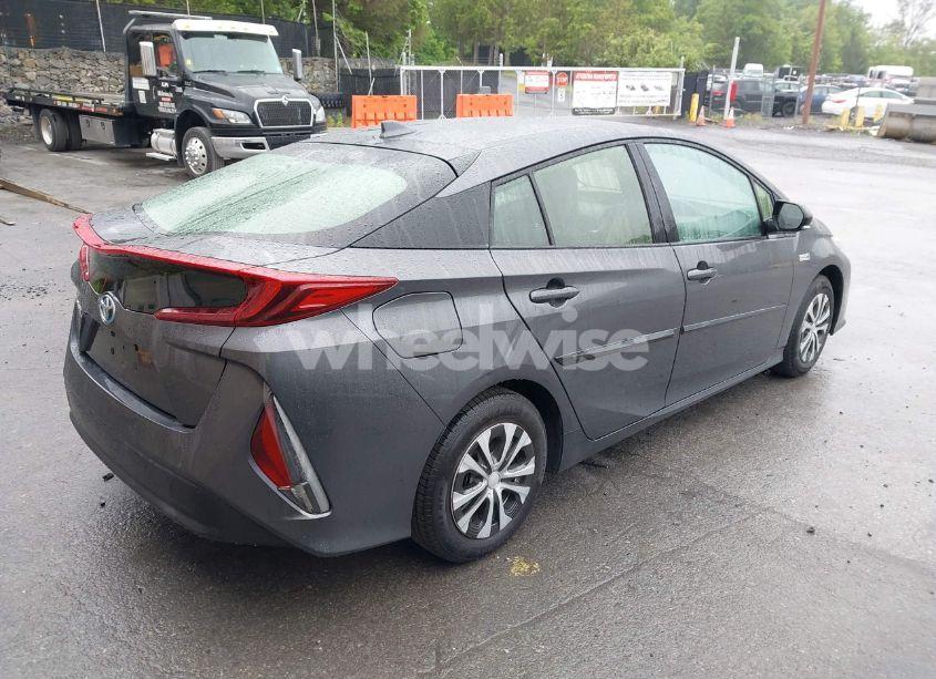 Photo 4 of 2018 Toyota Prius PRIME PREMIUM (VIN JTDKARFP8J3082428)
