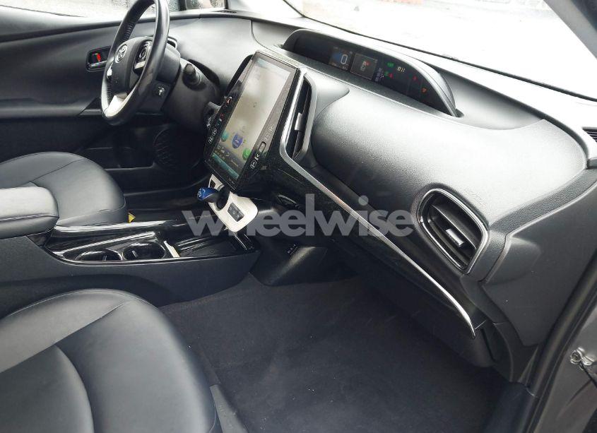 Photo 5 of 2018 Toyota Prius PRIME PREMIUM (VIN JTDKARFP8J3082428)