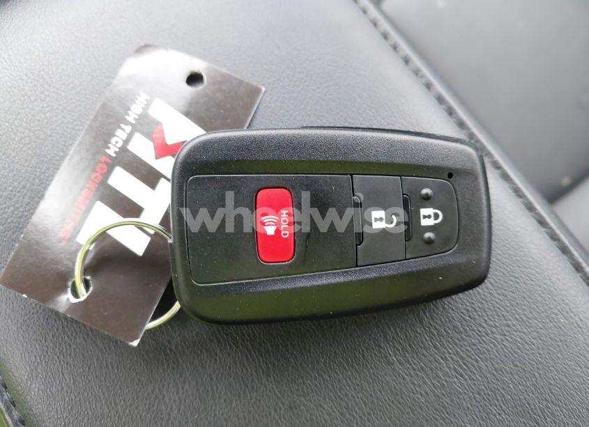 Photo 11 of 2018 Toyota Prius PRIME PREMIUM (VIN JTDKARFP8J3101754)