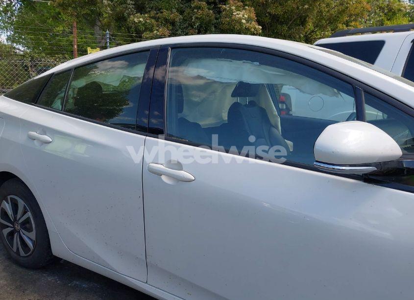 Photo 13 of 2018 Toyota Prius PRIME PREMIUM (VIN JTDKARFP8J3101754)