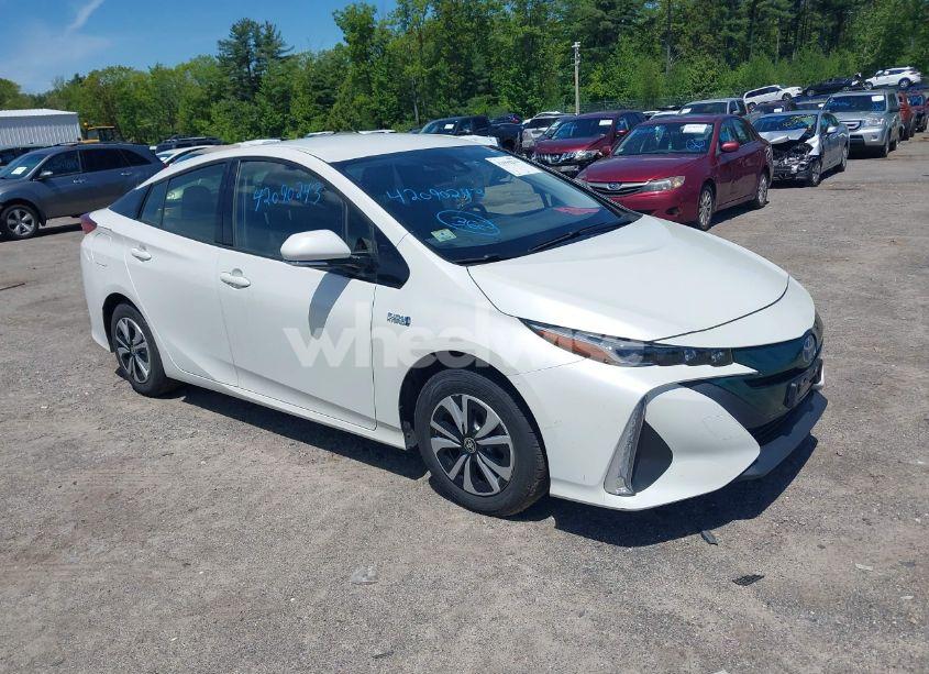 2017 Toyota Prius PRIME PLUS (VIN JTDKARFP9H3061839) main photo