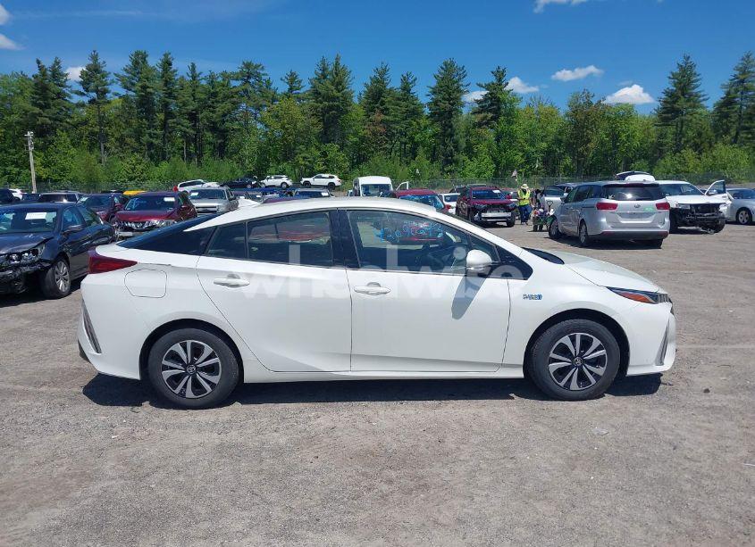 Photo 13 of 2017 Toyota Prius PRIME PLUS (VIN JTDKARFP9H3061839)