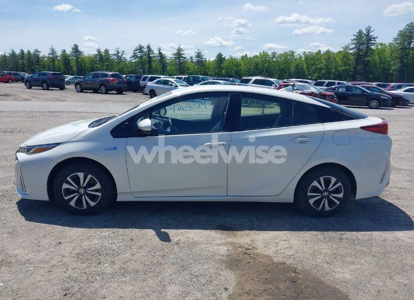 Photo 14 of 2017 Toyota Prius PRIME PLUS (VIN JTDKARFP9H3061839)
