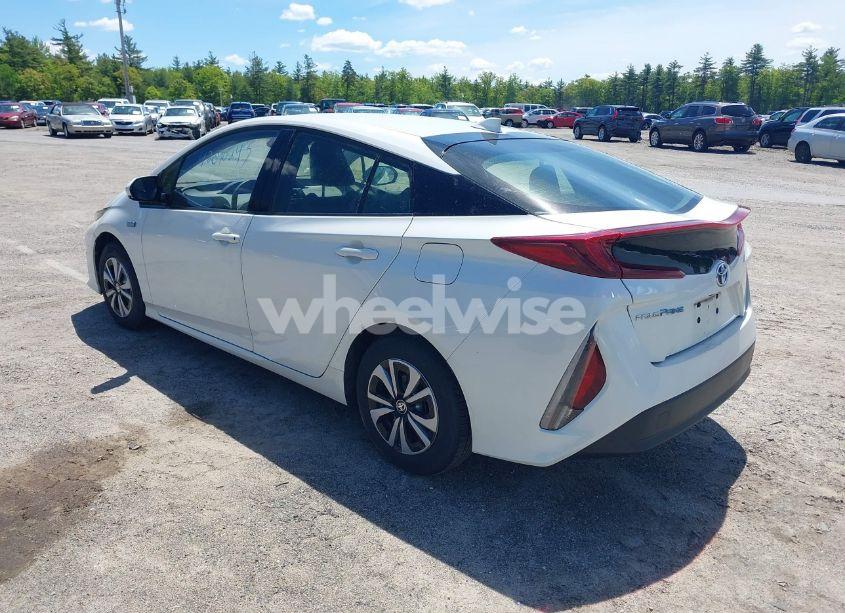 Photo 3 of 2017 Toyota Prius PRIME PLUS (VIN JTDKARFP9H3061839)
