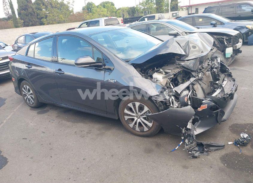 2020 Toyota Prius PRIME XLE (VIN JTDKARFP9L3148262) main photo