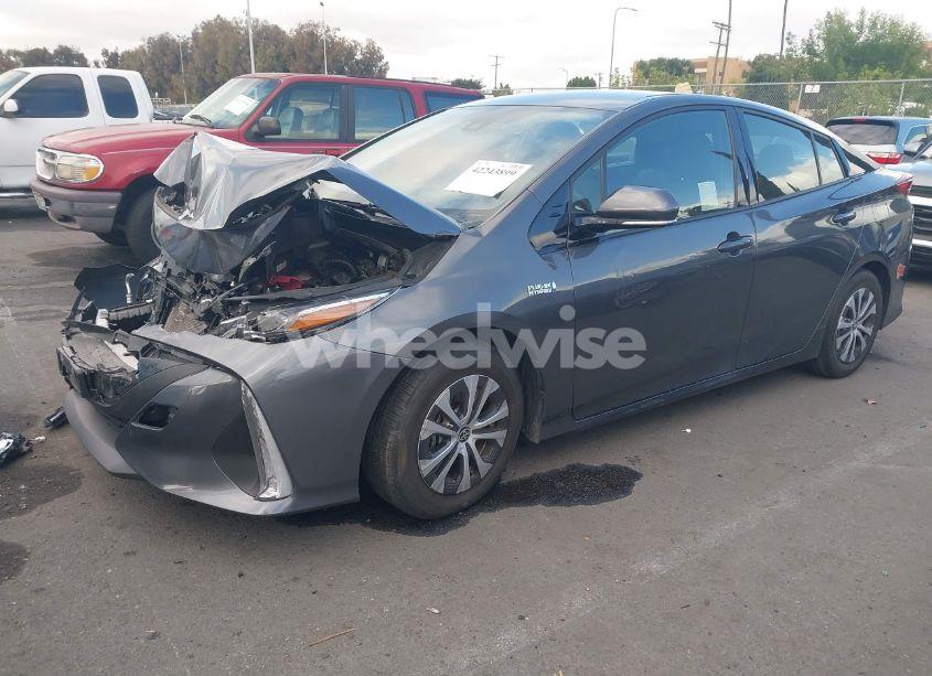 Photo 2 of 2020 Toyota Prius PRIME XLE (VIN JTDKARFP9L3148262)