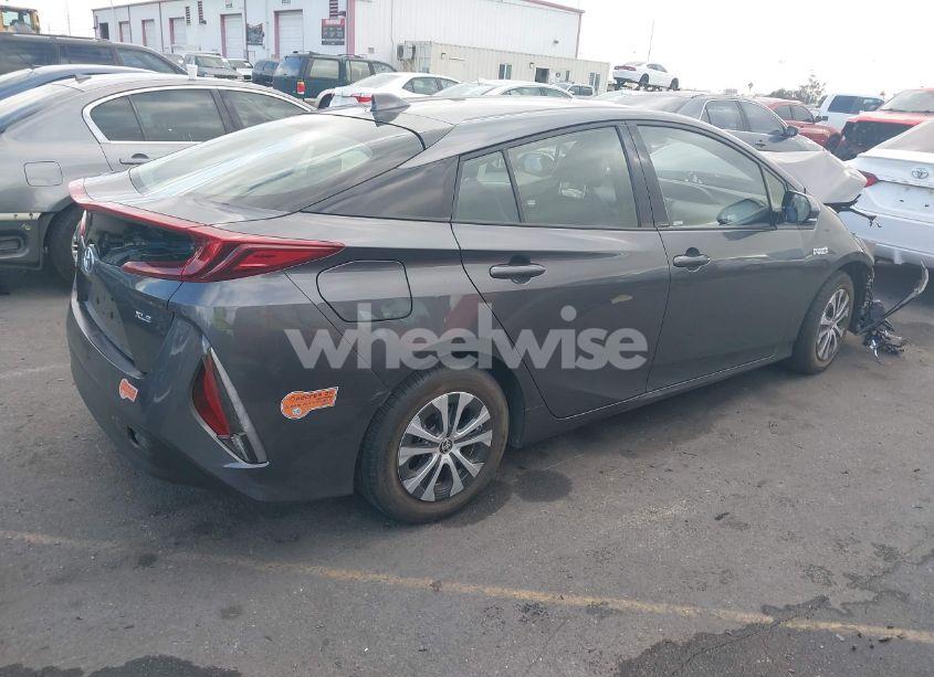 Photo 4 of 2020 Toyota Prius PRIME XLE (VIN JTDKARFP9L3148262)