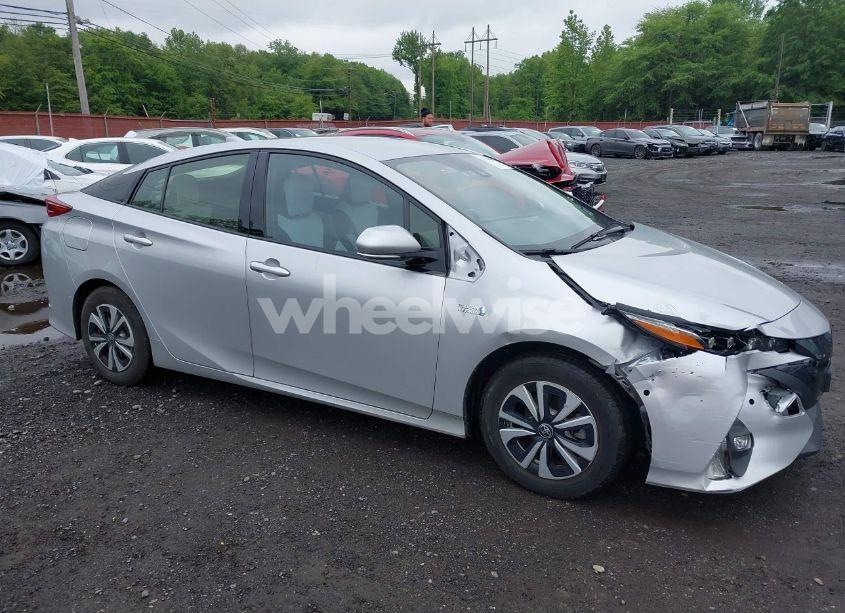 Photo 17 of 2017 Toyota Prius PRIME ADVANCED/PLUS/PREMIUM (VIN JTDKARFPXH3034892)
