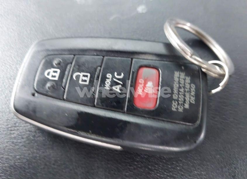 Photo 11 of 2017 Toyota Prius PRIME ADVANCED (VIN JTDKARFPXH3038439)