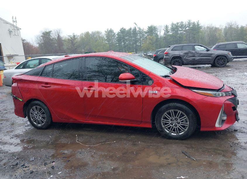 Photo 13 of 2017 Toyota Prius PRIME ADVANCED (VIN JTDKARFPXH3038439)