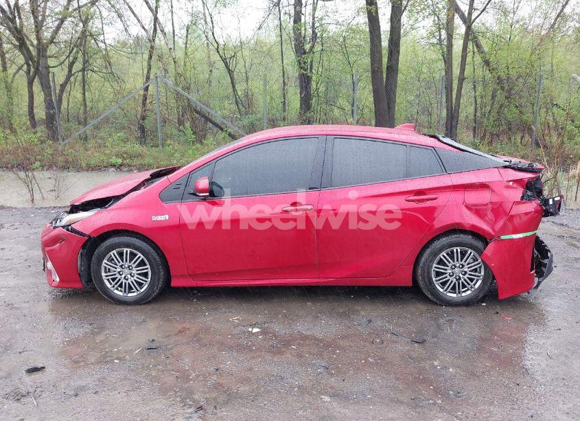 Photo 14 of 2017 Toyota Prius PRIME ADVANCED (VIN JTDKARFPXH3038439)