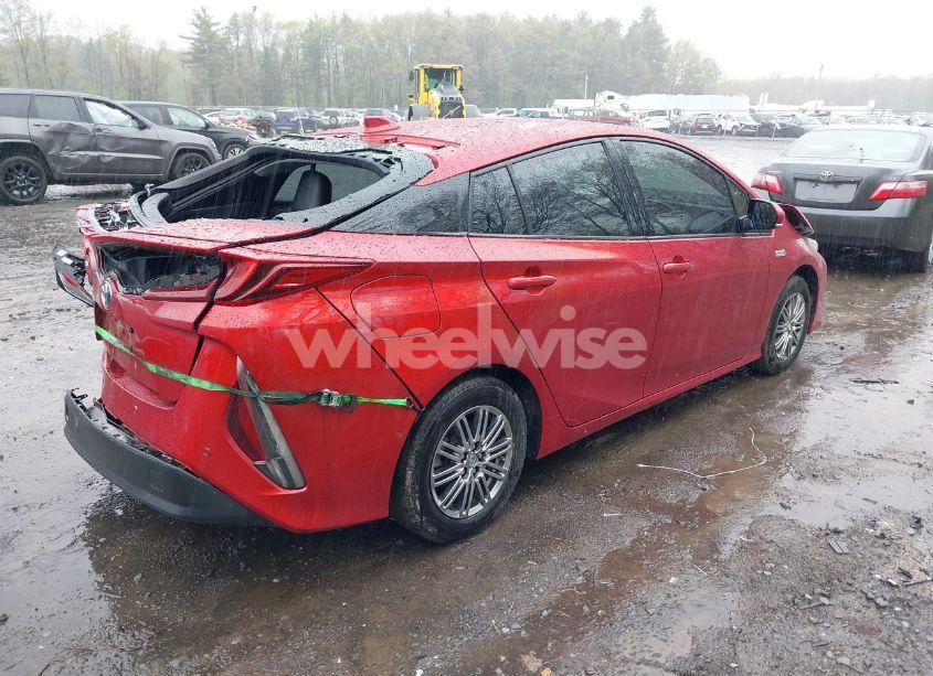 Photo 4 of 2017 Toyota Prius PRIME ADVANCED (VIN JTDKARFPXH3038439)
