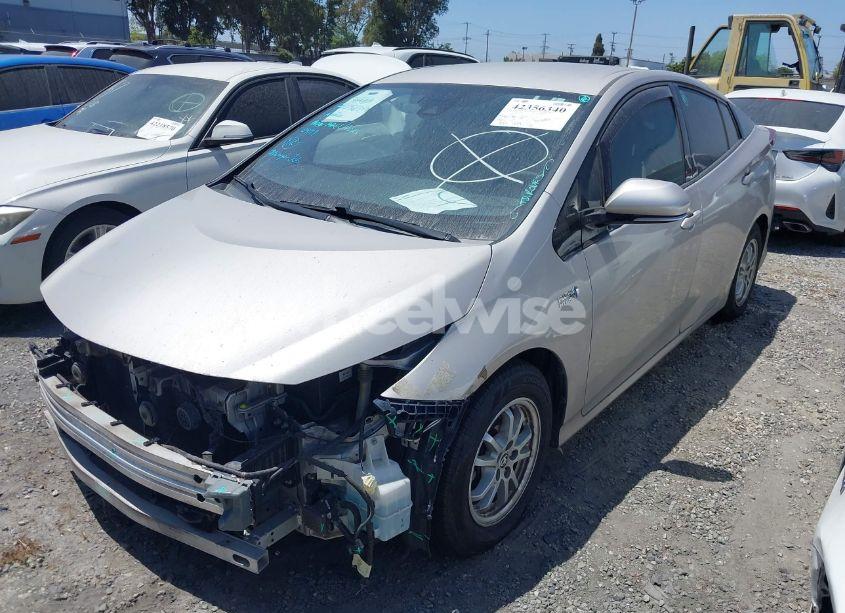 Photo 2 of 2017 Toyota Prius PRIME ADVANCED (VIN JTDKARFPXH3057525)