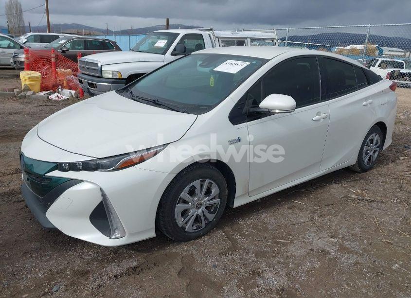 Photo 2 of 2018 Toyota Prius PRIME PREMIUM (VIN JTDKARFPXJ3080194)