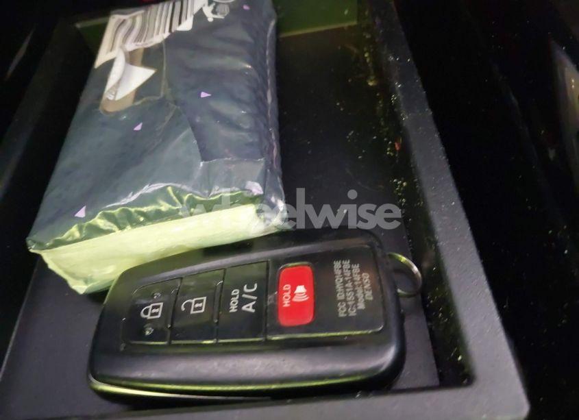 Photo 11 of 2018 Toyota Prius PRIME PREMIUM (VIN JTDKARFPXJ3099912)