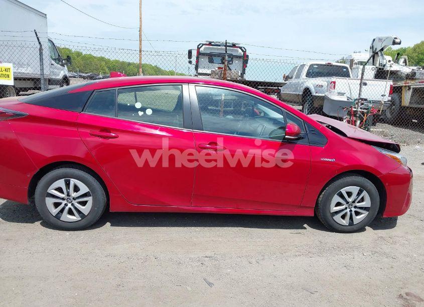 Photo 13 of 2018 Toyota Prius FOUR (VIN JTDKARFU0J3062986)