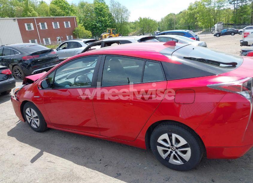 Photo 14 of 2018 Toyota Prius FOUR (VIN JTDKARFU0J3062986)