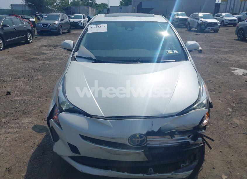 Photo 12 of 2018 Toyota Prius FOUR (VIN JTDKARFU0J3554627)