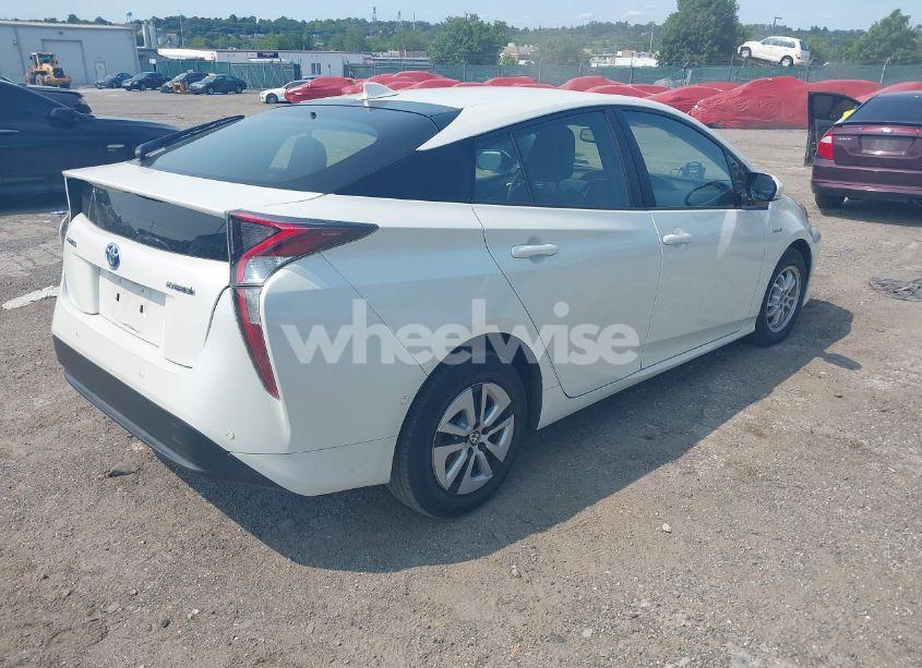 Photo 4 of 2018 Toyota Prius FOUR (VIN JTDKARFU0J3554627)