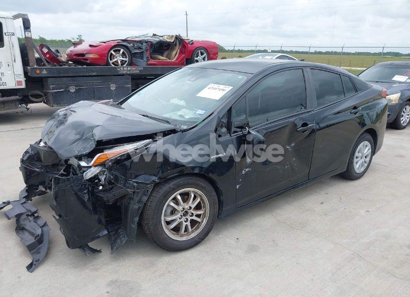 Photo 2 of 2019 Toyota Prius LE (VIN JTDKARFU0K3095844)