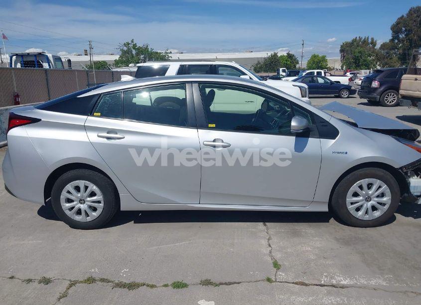 Photo 13 of 2019 Toyota Prius L ECO (VIN JTDKARFU0K3098310)