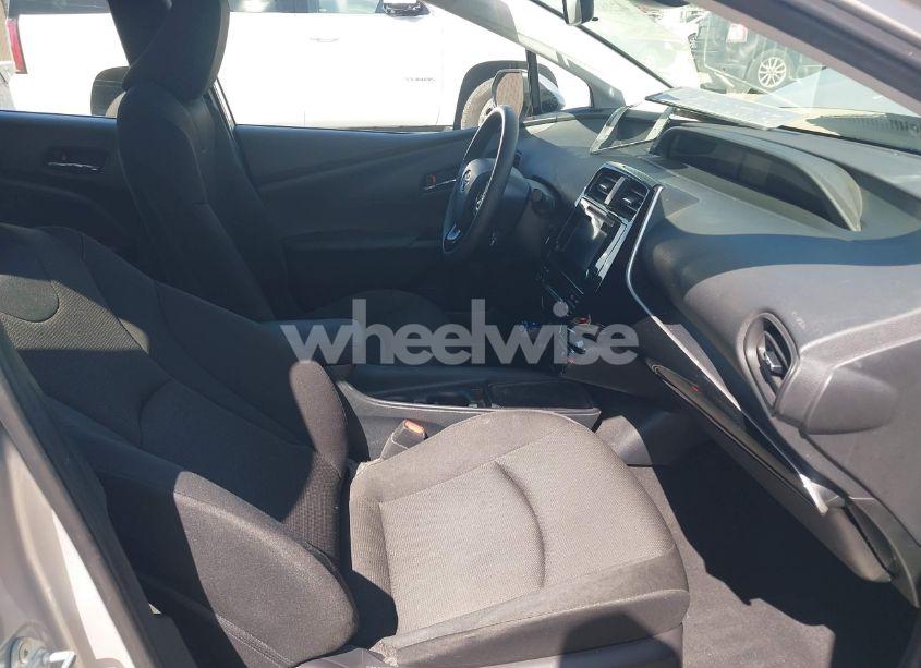 Photo 5 of 2019 Toyota Prius L ECO (VIN JTDKARFU0K3098310)