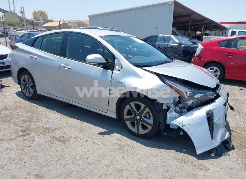 2019 Toyota Prius XLE (VIN JTDKARFU0K3102629) main photo